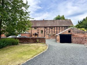 Photo 33- click for photo gallery